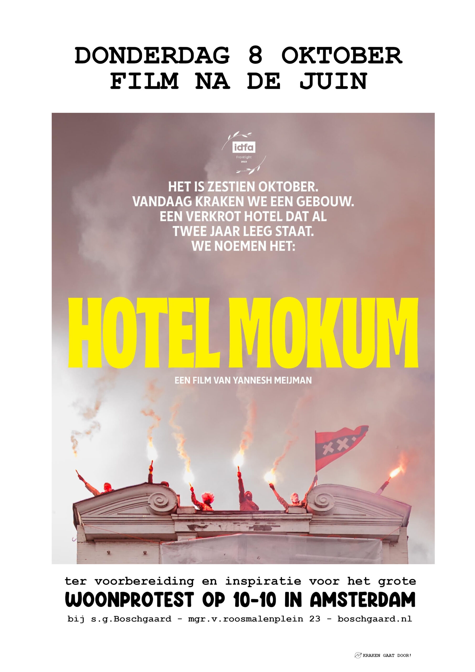 filmposter voor hotel mokum, met een groepje krakers op het dak van hun pand met vlaggen en fakkels